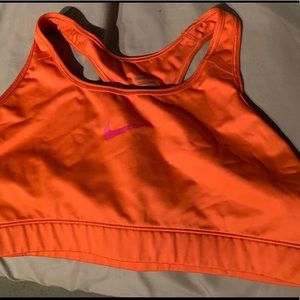 5 NIKE Sports Bras